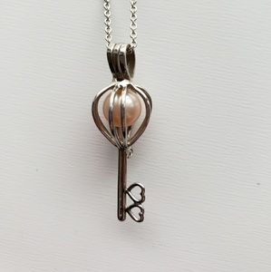 Vantel Pearl's Heart keycage necklace e